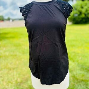 Chic Black Lace Women's Tank Top